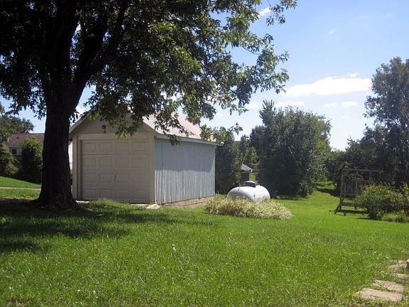 Detached Garage