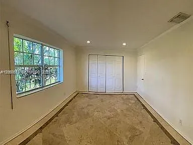 1107 NE 8th St — Photo 6