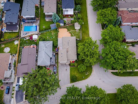 3rd image of 62 Hazel St