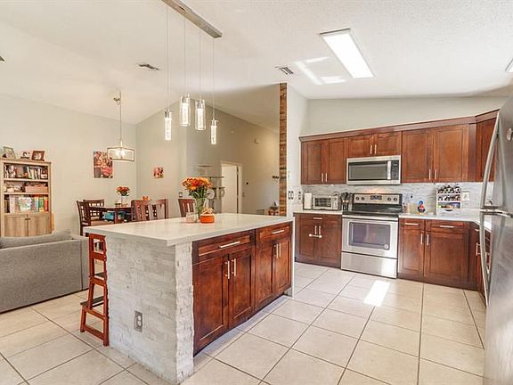2nd image of 1395 Waterway Cove Dr