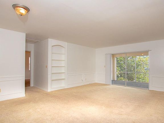 4th image of 10310 Carrollwood Ct APT 35