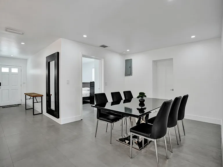 4480 SW 34th Dr — Photo 18