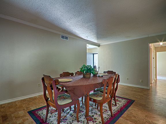 2nd image of 2525 N Redmond Ave