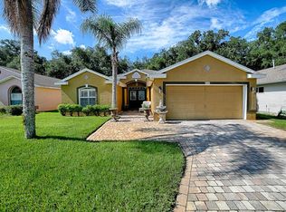 830 Old Oaks Ln, Leesburg, FL 34748