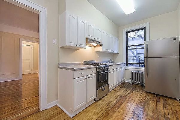 2nd image of 31-09 33rd St #2R