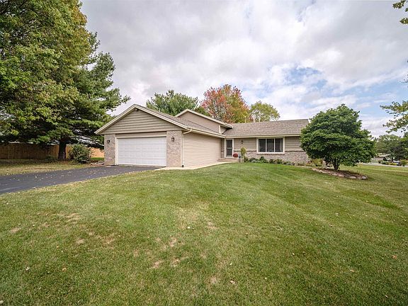 2nd image of 1068 Olympia Ln