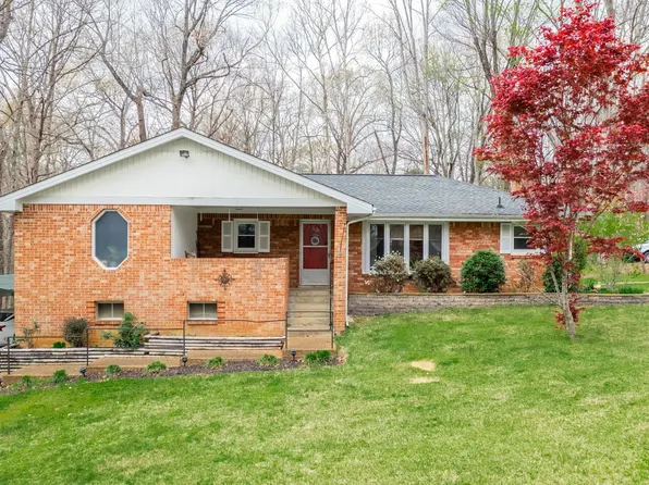 209 Bellwood Cir, Dickson, TN 37055