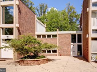 11533 Maple Ridge Rd, Reston, VA 20190