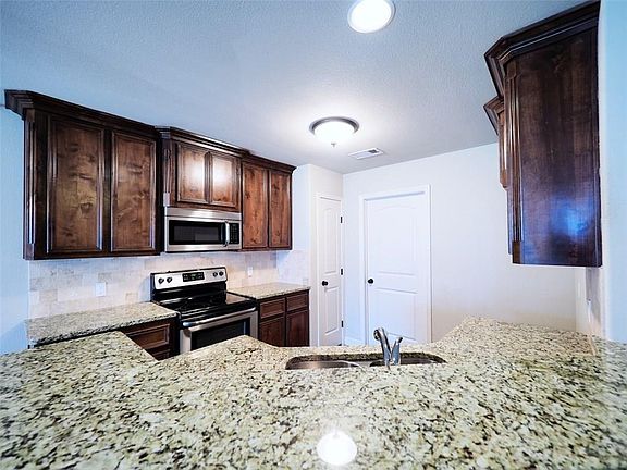 4th image of 7134 Lake Placid Dr