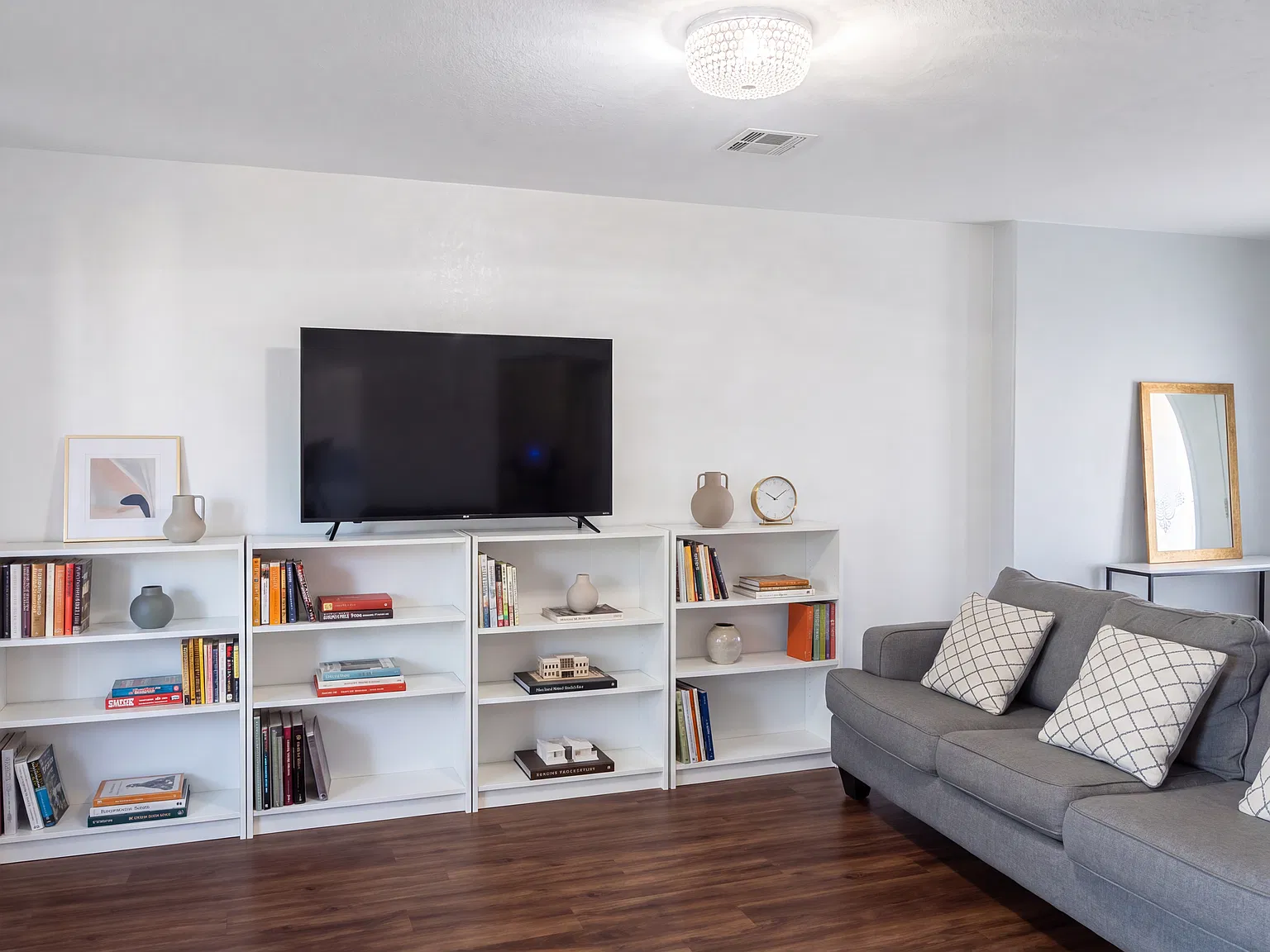 3 bed, 2.5 bath, 1552 sqft, $2,100 — Photo 2