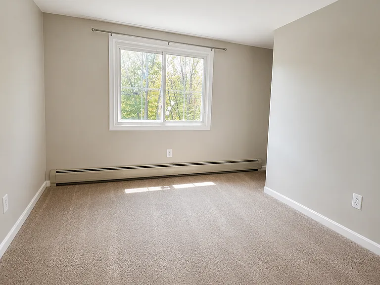 Middle bedroom (#3)
