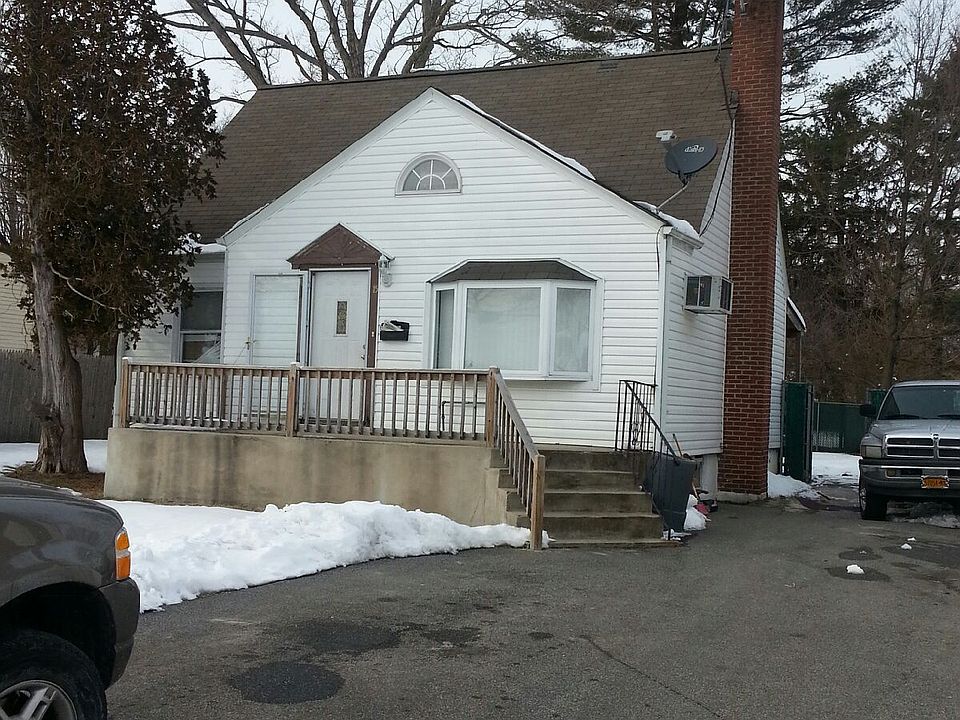 2nd image of 15 McGowan Ln