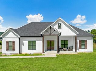 610 Bridle Path Ln, Hartsville, TN 37074