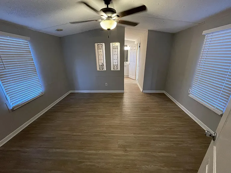 724 Graham Dr — Photo 6
