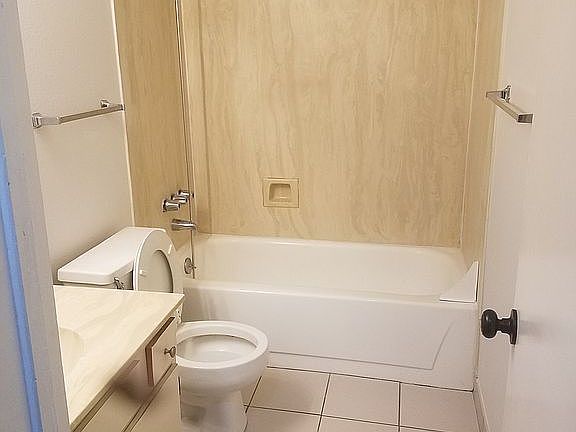 4th image of 717 Heavens Dr APT 7