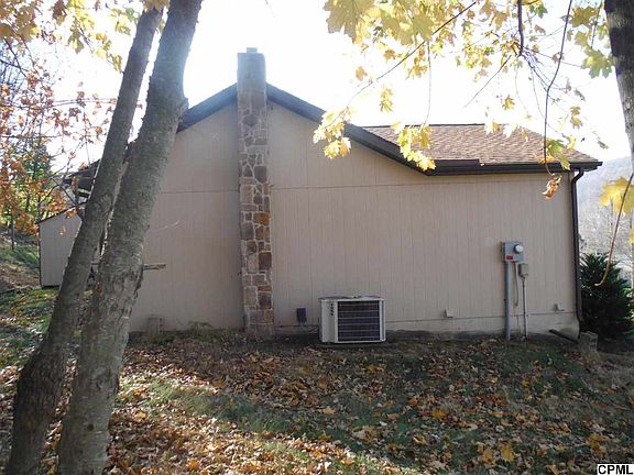 4th image of 19 Pine Hill Rd