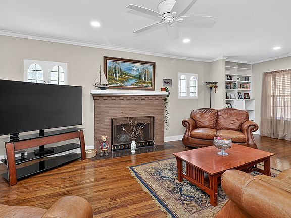 4th image of 442 S Cornell Ave