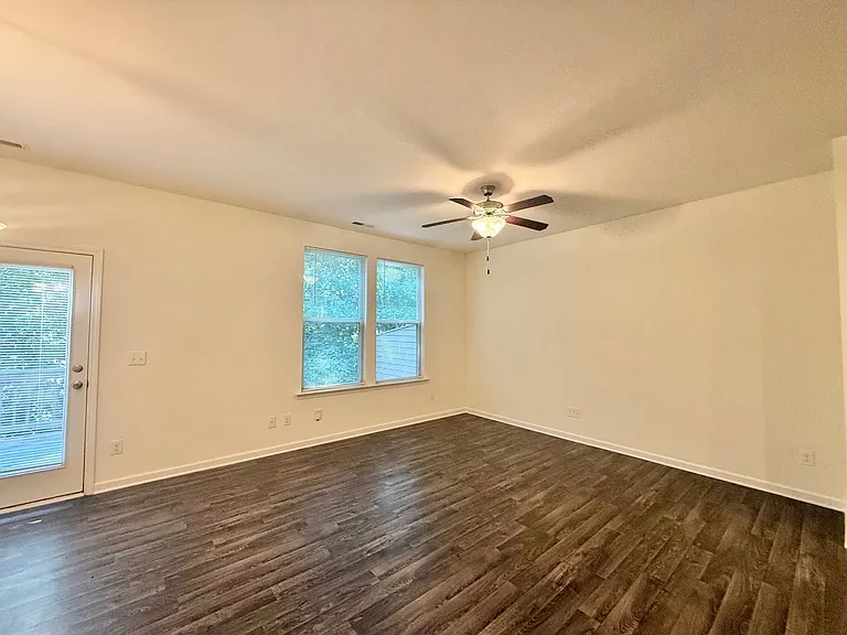 117 Hill Shore Ln — Photo 5