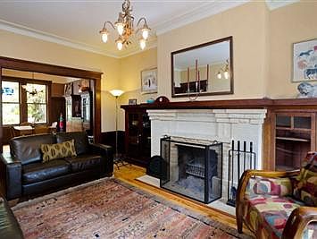 5th image of 376 Laidley St