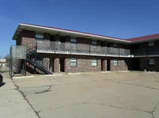 303 E 20th St, Mountain Grove, MO 65711