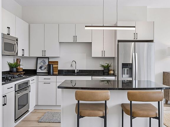 5th image of 215 10th Ave S Unit 332