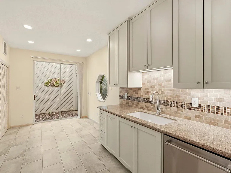 10125 Valley Forge Dr — Photo 11