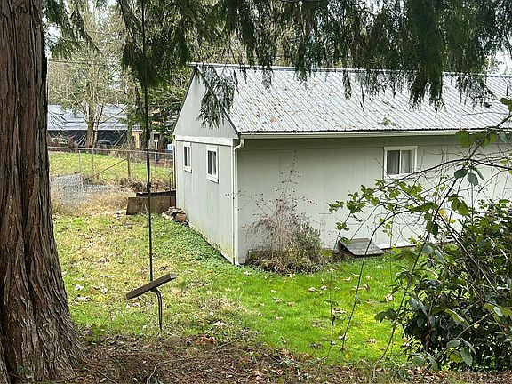 3rd image of 6003 Vickery Ave E