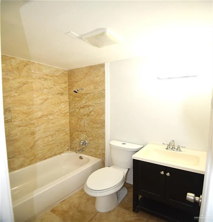 3 bed, 2.0 bath, 1492 sqft, $1,300 — Photo 4