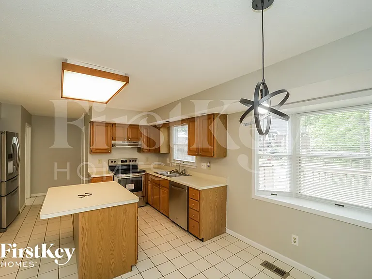 1303 Wakefield Pl — Photo 5