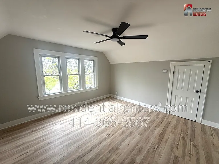 2724 N Palmer St #UPPER — Photo 4