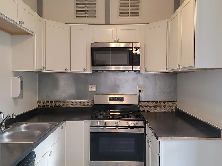 808 E Water St #A — Photo 7