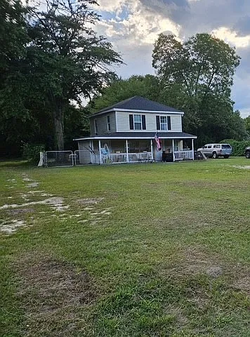 221 Hendrix St