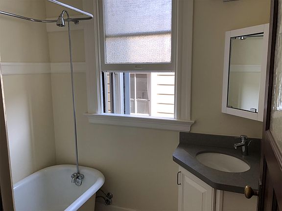 5th image of 129 Fair Oaks St APT 3