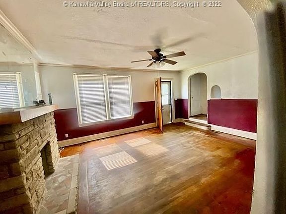 3rd image of 20 Hillcrest Dr