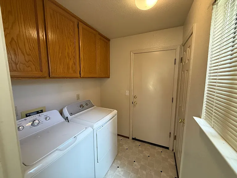 6415 Shasta Creek Way — Photo 20