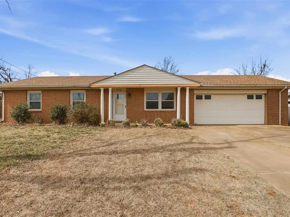 1303 N 14th St, Perry, OK 73077