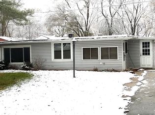 422 10th St, Kenosha, WI 53140