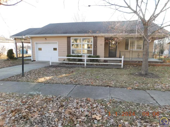818 New Jersey Ave, Holton, KS 66436