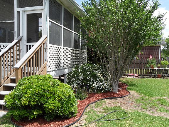 4th image of 601 Colony Cir N