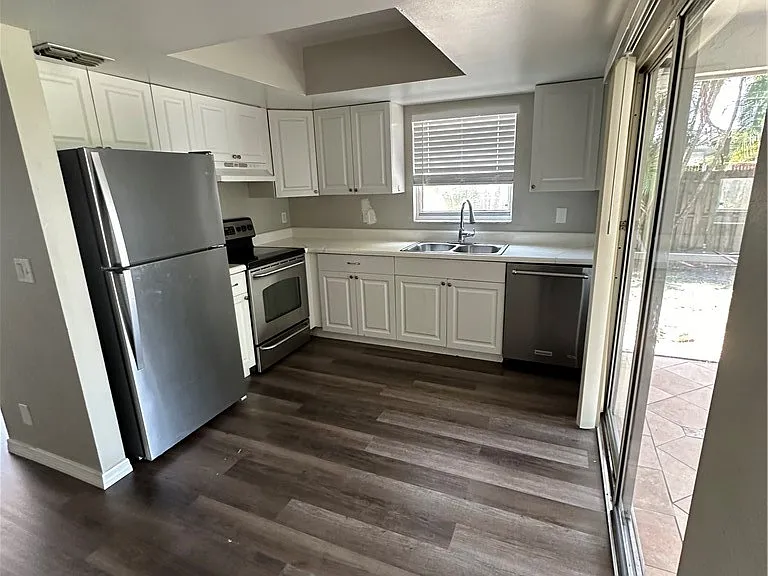 3705 Country Club Blvd #1 — Photo 6