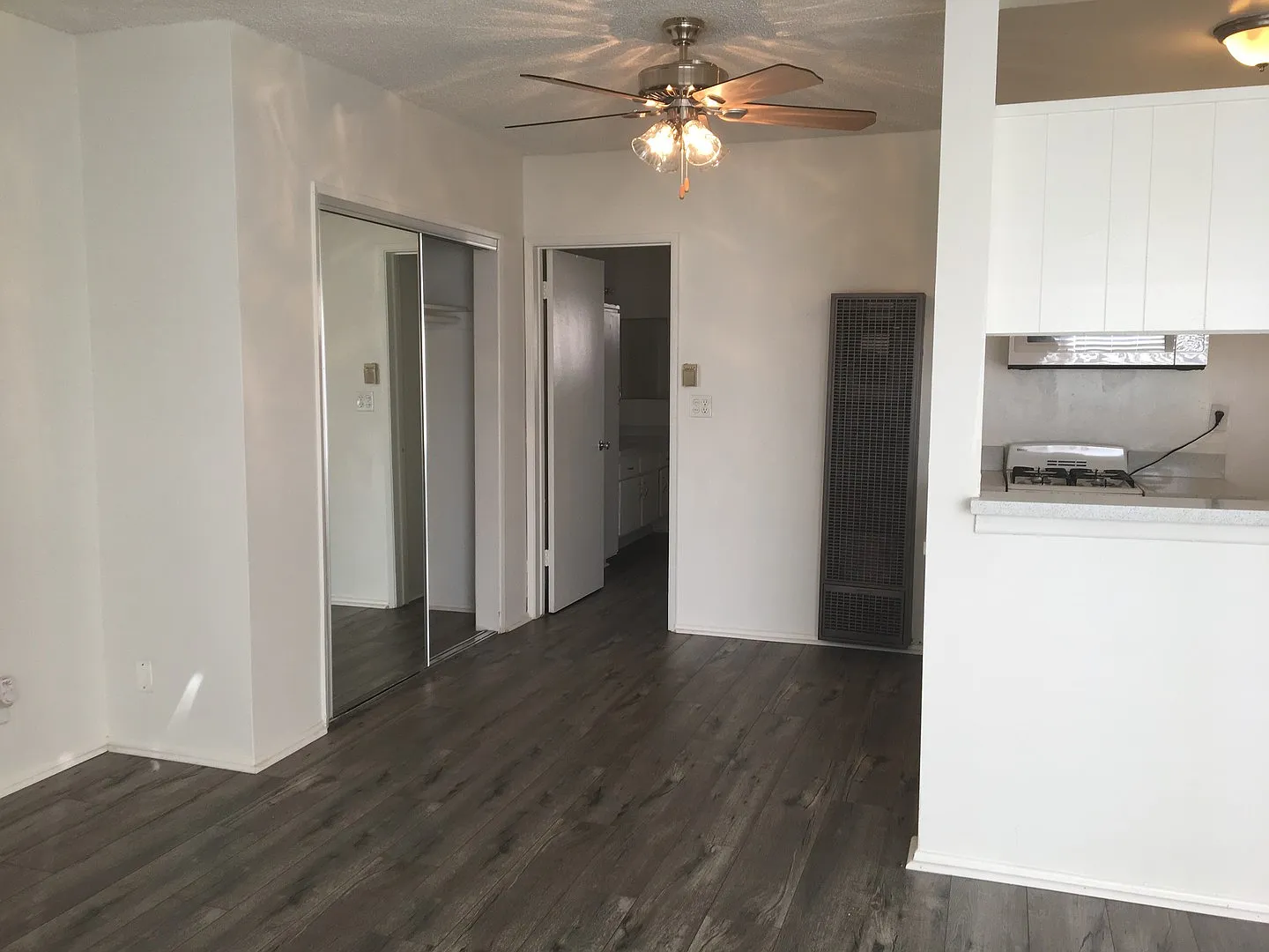 12255 Burbank Blvd — Photo 4