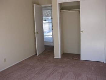 4th image of 6633 Gloria Dr