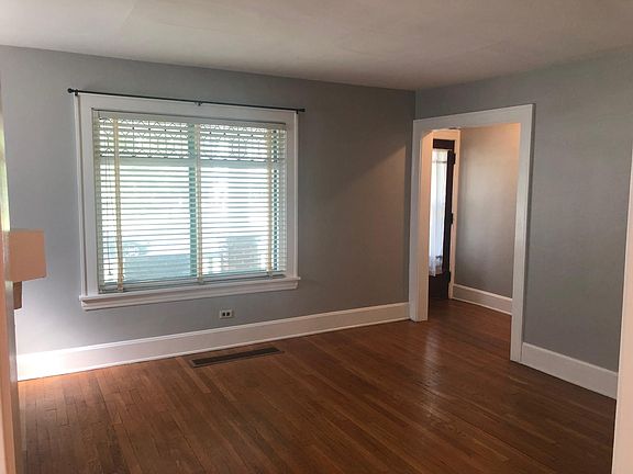 4th image of 2163 Carabel Ave