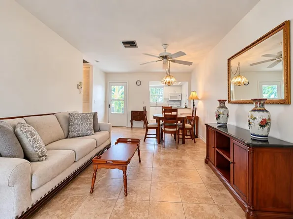 2920 CROSLEY Drive E #E, West Palm Beach, FL 33415