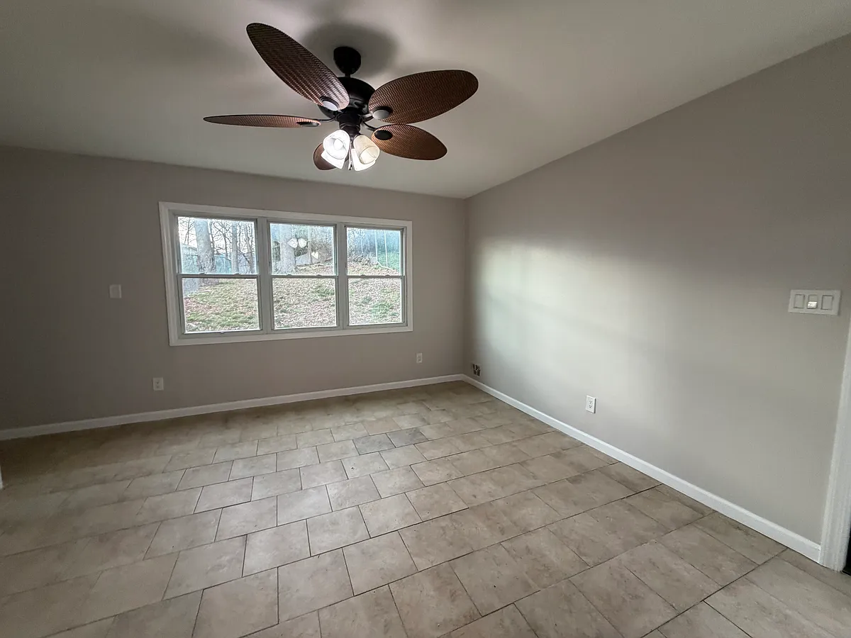 Building Photo - 3457 Hylan Blvd #2