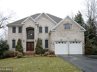 4048 Hunt Rd, Fairfax, VA 22032