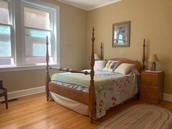 5th image of 2129 W Morse Ave APT 1