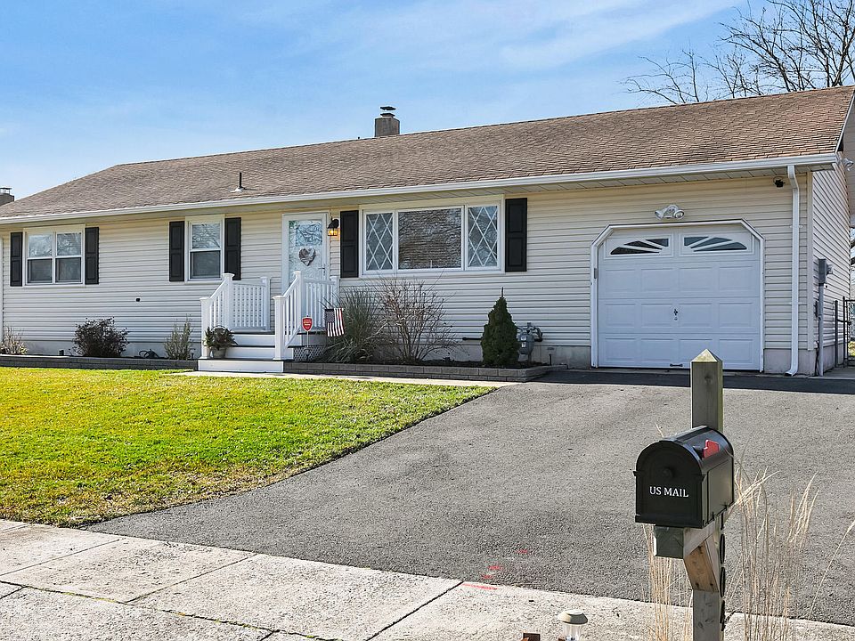 1st image of 1004 Midwood Dr