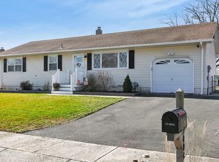 1004 Midwood Dr, Toms River, NJ 08753