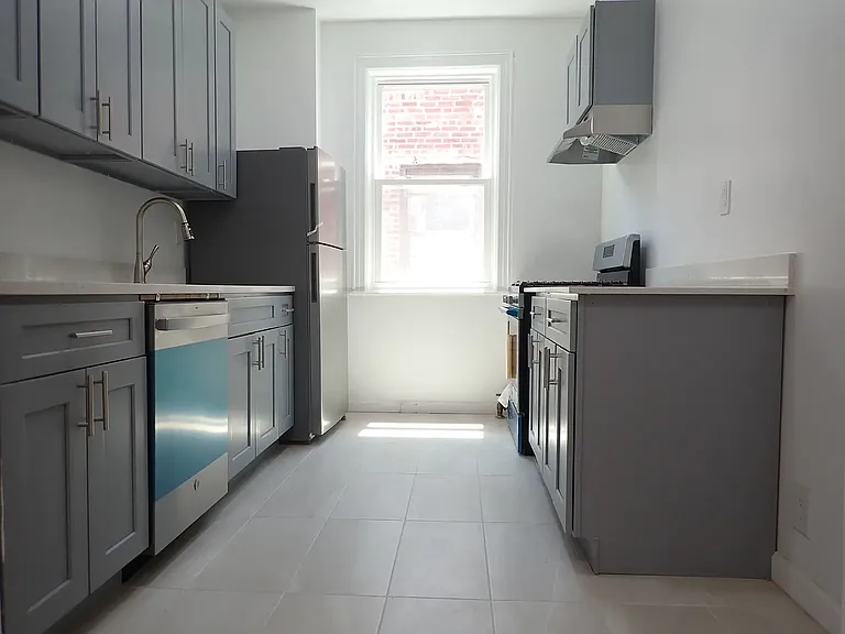 663 E 94th St #3 — Photo 9